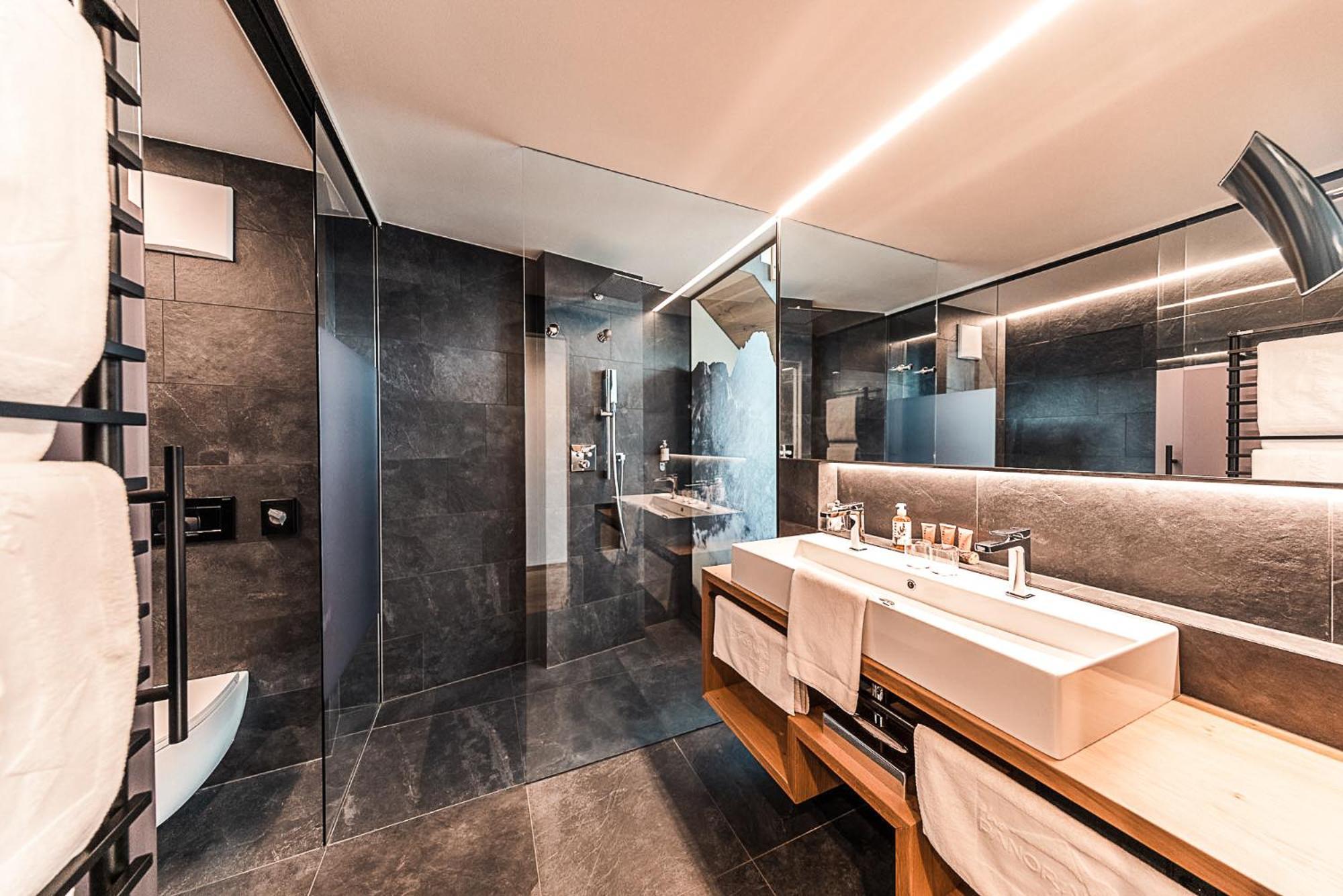 Hotel Panoramic Lotsch Sarentino Room photo