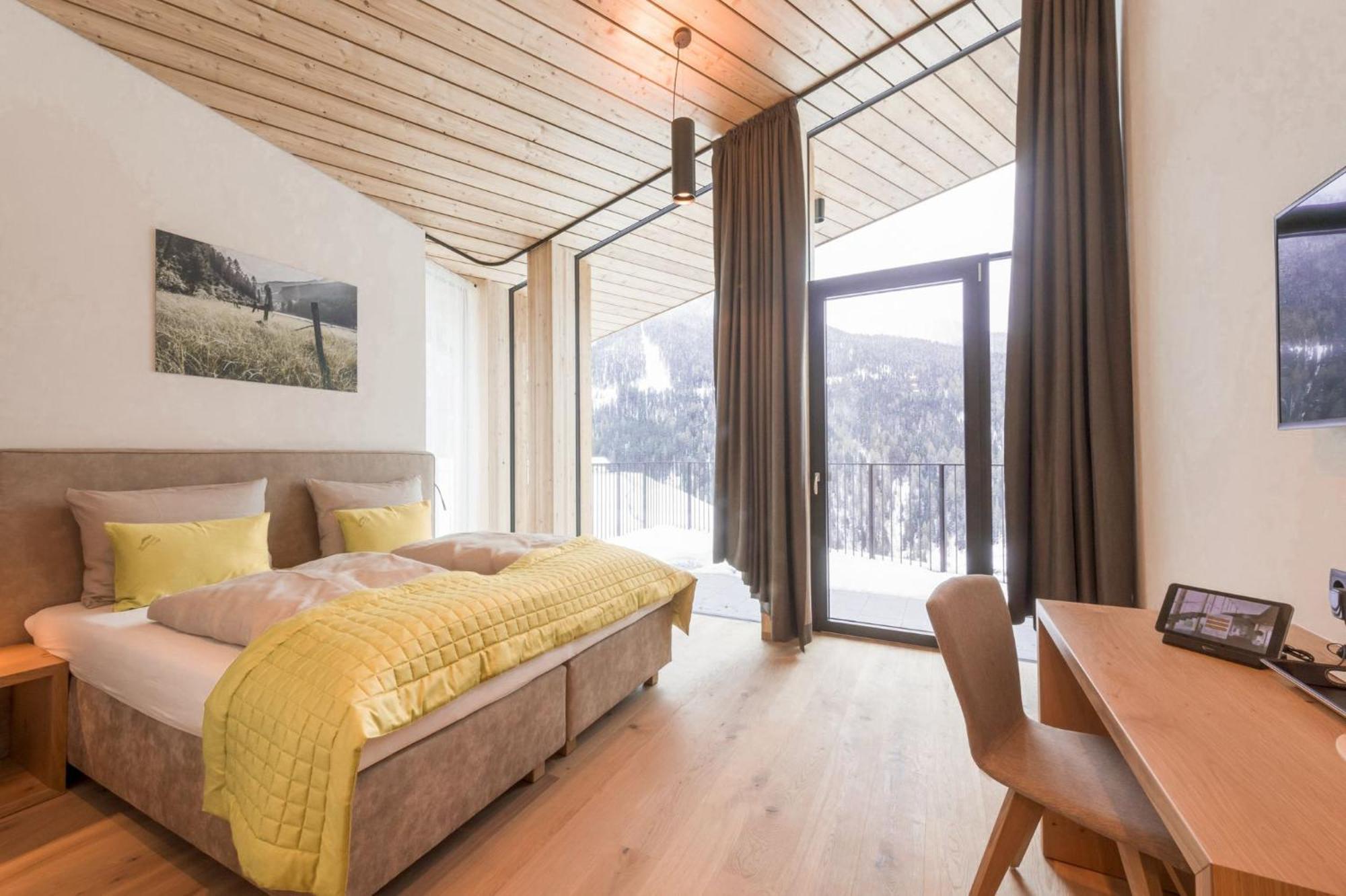 Hotel Panoramic Lotsch Sarentino Room photo